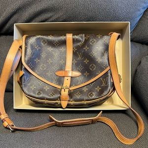 Louis Vuitton Saumur